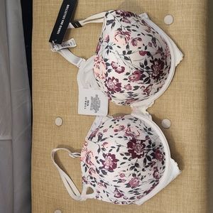 Torrid White Floral Bra Size 42 DD white lace back